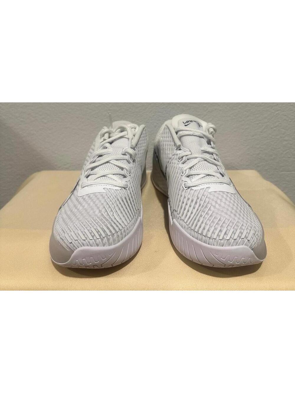 New Nike Zoom Vapor 11 Hard Court Tennis Shoe Women's 8 or Men's 6.5